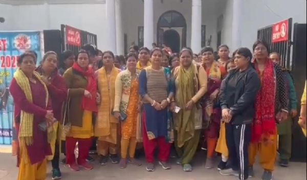 سنڈیس کمپاؤنڈ میں داخلہ فیس سے رہائشیوں کی پریشانی میں اضافہ سنڈیس کمپاؤنڈ میں داخلہ فیس سے رہائشیوں کی پریشانی میں اضافہ