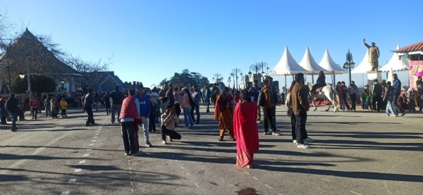 ہماچل میں درجہ حرارت میں گراوٹ، سردی سے مشکلات میں اضافہ ، لاہول اسپتی میں پانی کے سپلائی کے ذرائع منجمد ہماچل میں درجہ حرارت میں گراوٹ، سردی سے مشکلات میں اضافہ ، لاہول اسپتی میں پانی کے سپلائی کے ذرائع منجمد