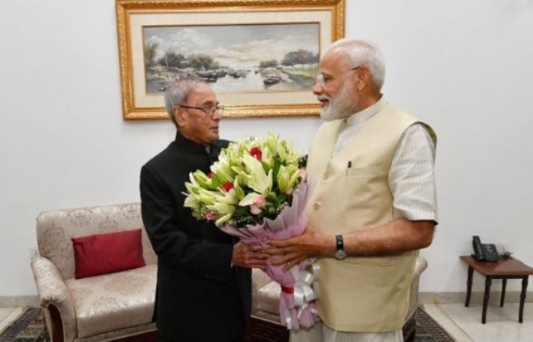 وزیر اعظم مودی نے سابق صدر پرنب مکھرجی کو ان کی یوم پیدائش پر خراج عقیدت پیش کیا وزیر اعظم مودی نے سابق صدر پرنب مکھرجی کو ان کی یوم پیدائش پر خراج عقیدت پیش کیا