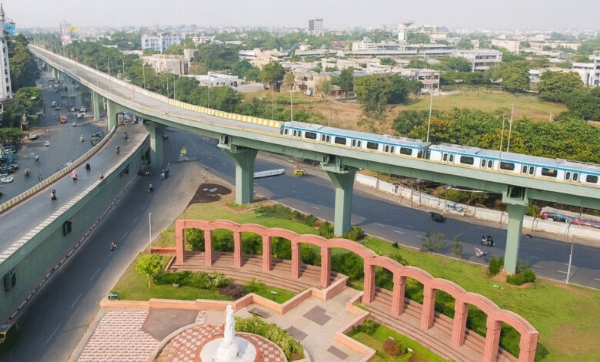 حیدرآباد ٹریفک کنٹرول کیلئے تیسرا ایلی ویٹیڈ کاریڈور، حکومت کی نئی تجویز پیش حیدرآباد ٹریفک کنٹرول کیلئے تیسرا ایلی ویٹیڈ کاریڈور، حکومت کی نئی تجویز پیش