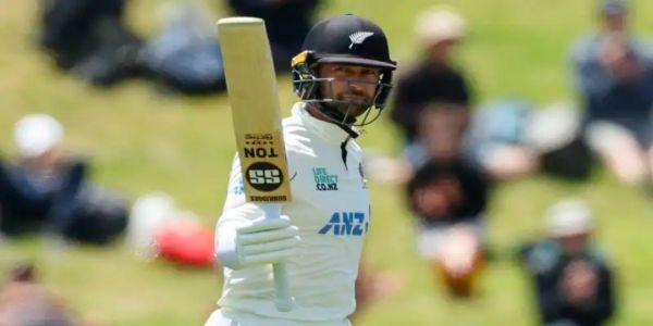 کونوے اورہے کے نصف سنچریوں سے نیوزی لینڈ کی مضبوط برتری، ویسٹ انڈیز کی ٹیم دوسری اننگز میں لڑکھڑائی