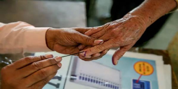 تلنگانہ میں گرام پنچایت انتخابات کے پہلے مرحلے کی پولنگ کا انعقاد