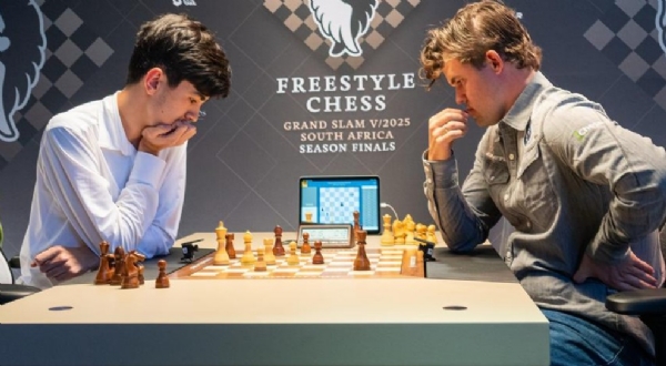 کارلسن اور آرونین فری اسٹائل شطرنج گرینڈ سلیم فائنل کےلئے تیار کارلسن اور آرونین فری اسٹائل شطرنج گرینڈ سلیم فائنل کےلئے تیار