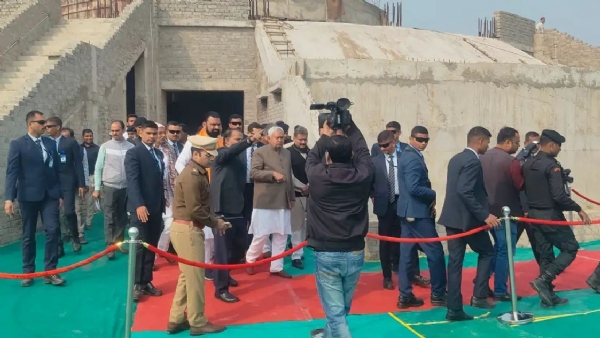 وزیر اعلیٰ نتیش کمار نے مشرقی چمپارن کے کیسریا میں سیاحتی سہولت مرکز کا معائنہ کیا وزیر اعلیٰ نتیش کمار نے مشرقی چمپارن کے کیسریا میں سیاحتی سہولت مرکز کا معائنہ کیا