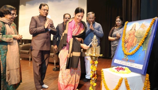 میناکشی جین میناکشی جین