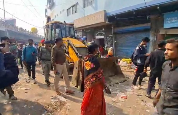 اسٹیشن چوک میں انسداد تجاوزات مہم کا آغاز اسٹیشن چوک میں انسداد تجاوزات مہم کا آغاز