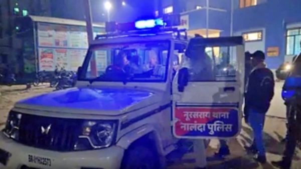 ٹرک نے پانچ نوجوانوں کو کچلا، دو کی موت ٹرک نے پانچ نوجوانوں کو کچلا، دو کی موت