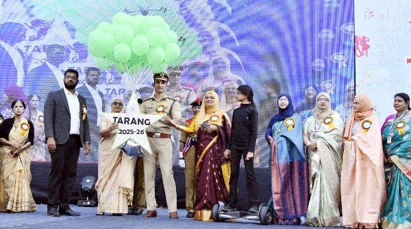 مدینہ اسکولز کا سالانہ پروگرام ترنگ کا شاندار ثقافتی مظاہرہ مدینہ اسکولز کا سالانہ پروگرام ترنگ کا شاندار ثقافتی مظاہرہ