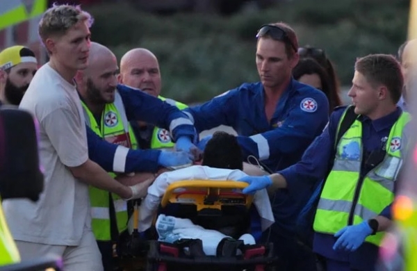 آسٹریلیا میںیہودیوں کے تہوار کی تقریب میں فائرنگ، 10 افراد ہلاک آسٹریلیا میںیہودیوں کے تہوار کی تقریب میں فائرنگ، 10 افراد ہلاک