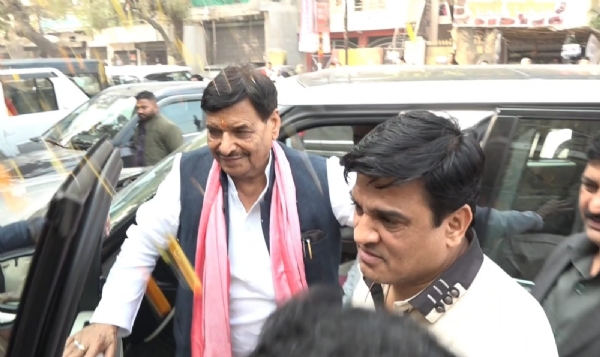 2027 کے انتخابات میں ہمیں بی جے پی کو ہٹا کر سماج وادی پارٹی کو لانا ہوگا : شیو پال سنگھ یادو 2027 کے انتخابات میں ہمیں بی جے پی کو ہٹا کر سماج وادی پارٹی کو لانا ہوگا : شیو پال سنگھ یادو