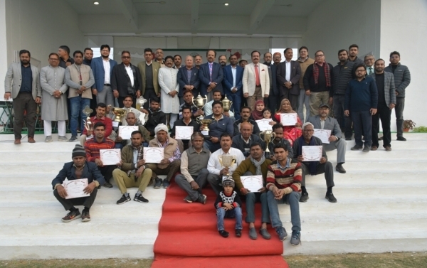 پھولوں کی نمائش کے فاتحین پھولوں کی نمائش کے فاتحین