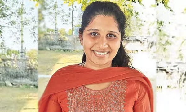 پنچایت انتخابات: امریکہ سے آئے سسرکے ڈالے گئے ووٹ کی بدولت بہو کامیاب پنچایت انتخابات: امریکہ سے آئے سسرکے ڈالے گئے ووٹ کی بدولت بہو کامیاب