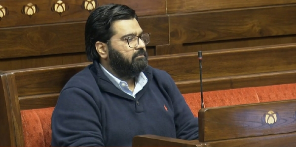 کارتیکیہ شرما نے راجیہ سبھا میں ہوائی جہاز کے مسافروں کے حقوق کا مسئلہ اٹھایا