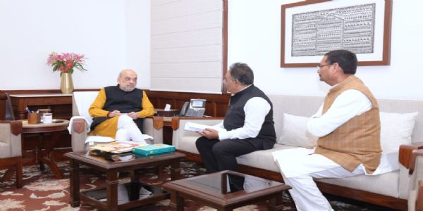 بنگال اور جھارکھنڈ میں ڈیموگرافک تبدیلی پر بی جے پی ممبران نے وزیر داخلہ سے ملاقات کی