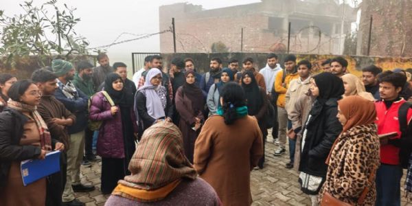 شعبہ سوشل ورک نے مرزا پور گاؤں میں ہفت روزہ سرمائی کیمپ کا آغاز کیا