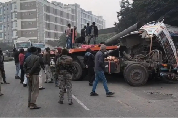 بھاری پائپ سیدھا کیبن پر بھاری پائپ سیدھا کیبن پر