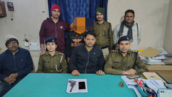 ریلوے اسٹیشن پر غیر قانونی اسلحہ کے ساتھ ایک شخص گرفتار ریلوے اسٹیشن پر غیر قانونی اسلحہ کے ساتھ ایک شخص گرفتار