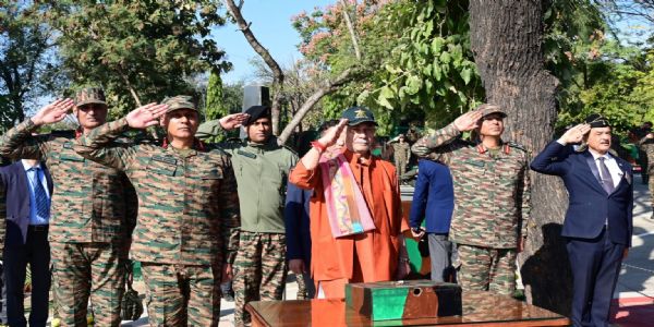 ایل جی نے اکھنور میں 108 فٹ بلند قومی پرچم کا افتتاح کیا۔