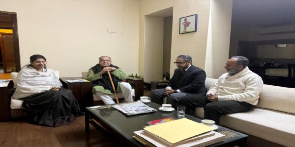 انڈین ملمس فار سول رائٹس (IMCR) کے اعلیٰ سطحی وفد کی ڈی۔ ایم۔ کے رکن پارلیمنٹ محترمہ کنی موجھی سے دہلی میں اہم ملاقات۔ مسلم مسائلِ پر ہر ممکن تعاون کا دیا بھروسہ