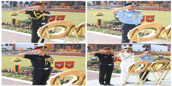 وجے دیوس پر آرمی کے ایسٹرن کمانڈ ہیڈ کوارٹر میں 1971 کی جنگ کے ہیروز کو خراج عقیدت پیش کیا گیا