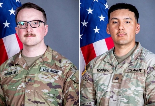شام میں مارے گئے امریکہ کے سارجنٹ ولیمس نیتھینیل ہاورڈ اور ایڈگر برائن ٹوریس ٹوور بائیں سے دائیں۔ فوٹو ماخوذ: آئیووا نیشنل گارڈ شام میں مارے گئے امریکہ کے سارجنٹ ولیمس نیتھینیل ہاورڈ اور ایڈگر برائن ٹوریس ٹوور بائیں سے دائیں۔ فوٹو ماخوذ: آئیووا نیشنل گارڈ