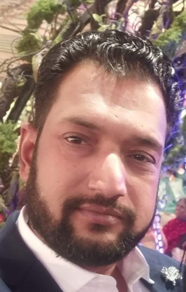 چلتی گاڑی میں آتشزدگی، پینٹ کا تاجر زندہ جل گیا چلتی گاڑی میں آتشزدگی، پینٹ کا تاجر زندہ جل گیا