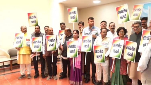 کانگریس ایم ایل ایزکا گاندھی خاندان کے خلاف ای ڈی کی کارروائی کے خلاف احتجاج کانگریس ایم ایل ایزکا گاندھی خاندان کے خلاف ای ڈی کی کارروائی کے خلاف احتجاج