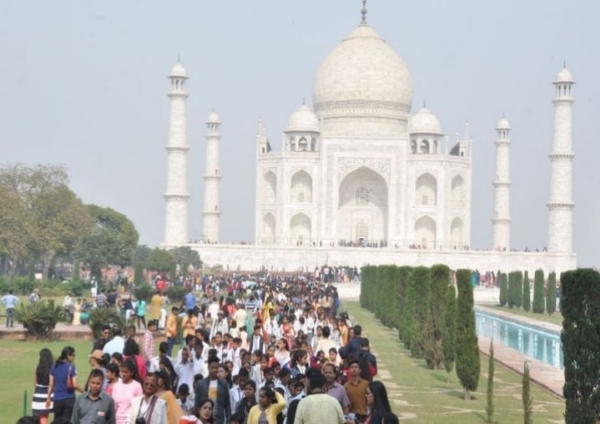 کرسمس اور نئے سال پر تاج محل کے دیدار کے لئے سیاحوں کے ہجوم کے پیش نظراضافی انتظامات  