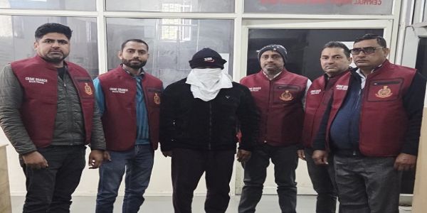 فرضی انکم ٹیکس چھاپے کے ذریعے 1 کلو سونا چوری کرنے والا مطلوب ملزم گرفتار، 130 گرام سونا برآمد