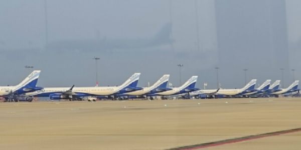 جموں و کشمیر کے سری نگر میں موسم خراب ہونے کی وجہ سے متعدد پروازیں منسوخ