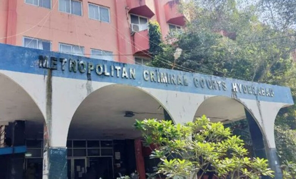 نامپلی کورٹ کو بم سے اُڑادینے دھمکی، کورٹ خالی کرکے تلاشی نامپلی کورٹ کو بم سے اُڑادینے دھمکی، کورٹ خالی کرکے تلاشی