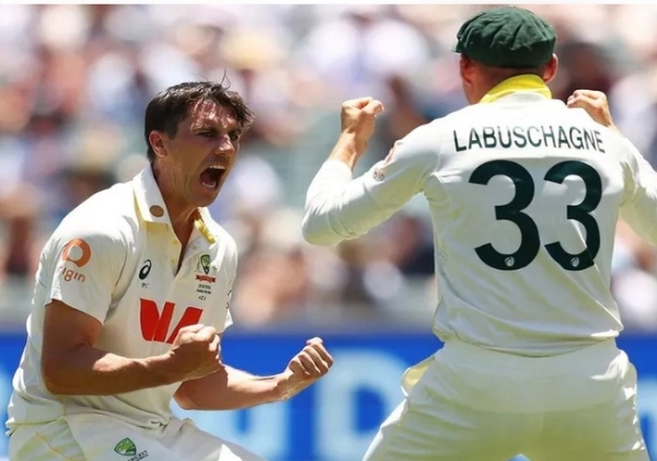 ایشز ٹیسٹ: انگلینڈ کمنز اور لیون کے خلاف بے بس، دوسرے دن آسٹریلیا کا غلبہ ایشز ٹیسٹ: انگلینڈ کمنز اور لیون کے خلاف بے بس، دوسرے دن آسٹریلیا کا غلبہ