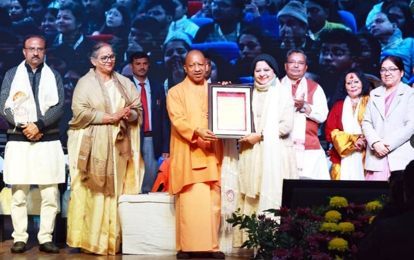 حکومت فنکاروں کی عزت اور حوصلہ افزائی کے لیے کام کر رہی ہے: یوگی آدتیہ ناتھ حکومت فنکاروں کی عزت اور حوصلہ افزائی کے لیے کام کر رہی ہے: یوگی آدتیہ ناتھ