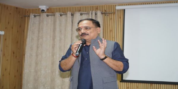 وزیر اعظم کو 29 ممالک سے 29 اعلیٰ ترین شہری اعزازات حاصل کرنا ہندوستان کے عالمی وقار کا ایک سنہری باب ہے: وریندر سچدیوا