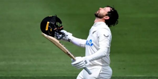 کونوے اور لیتھم کی تاریخی سنچری پارٹنرشپ، ویسٹ انڈیز پہلے دن بیک فٹ پر۔