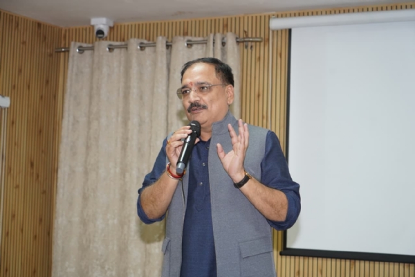 وزیر اعظم کو 29 ممالک سے 29 اعلیٰ ترین شہری اعزازات حاصل کرنا ہندوستان کے عالمی وقار کا ایک سنہری باب ہے: وریندر سچدیوا وزیر اعظم کو 29 ممالک سے 29 اعلیٰ ترین شہری اعزازات حاصل کرنا ہندوستان کے عالمی وقار کا ایک سنہری باب ہے: وریندر سچدیوا