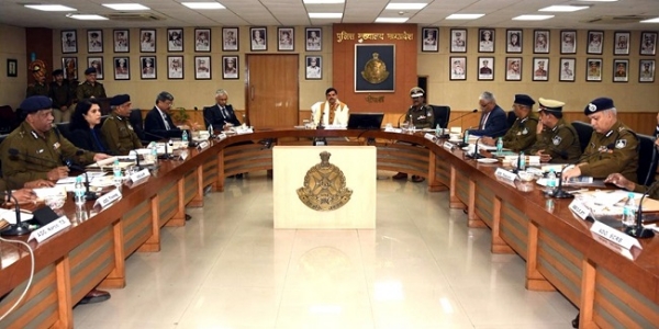 وزیر اعلیٰ ڈاکٹر موہن یادو نے پولیس ڈائریکٹر جنرل اور انسپکٹر جنرل کانفرنس سے خطاب کیا۔ وزیر اعلیٰ ڈاکٹر موہن یادو نے پولیس ڈائریکٹر جنرل اور انسپکٹر جنرل کانفرنس سے خطاب کیا۔