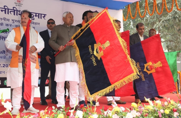 وزیر اعلیٰ نے 34 موبائل فرانزک گاڑیوں کو ہری جھنڈی دکھائی وزیر اعلیٰ نے 34 موبائل فرانزک گاڑیوں کو ہری جھنڈی دکھائی