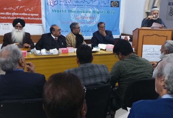 آج کی سب سے بڑی ترجیح ملک میں جمہوریت کی واپسی ہے