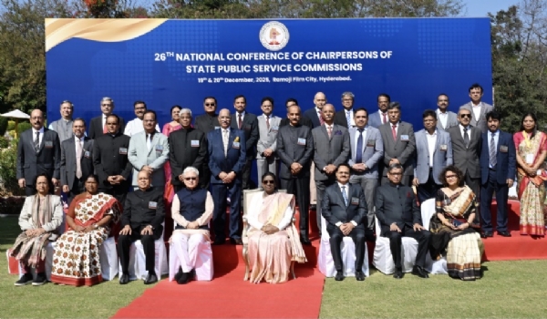 سرکاری ملازمین کے انتخاب میں ایمانداری اور دیانت کو اولین ترجیح دی جانی چاہئے: صدر دروپدی مرمو