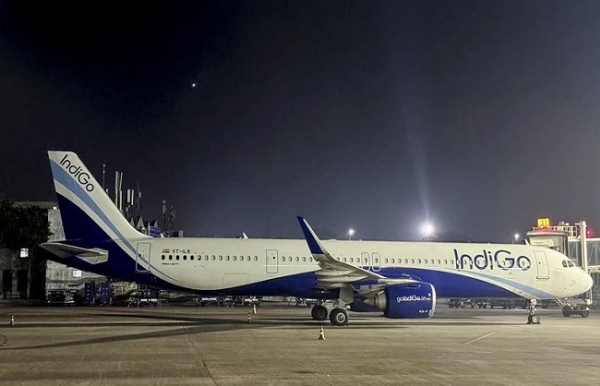 انڈیگو فلائٹ میں بے ضابطگیوں پر ڈی جی سی اے سخت، رپورٹ آنے کے بعد اصلاحی کارروائی کی جائے گی انڈیگو فلائٹ میں بے ضابطگیوں پر ڈی جی سی اے سخت، رپورٹ آنے کے بعد اصلاحی کارروائی کی جائے گی