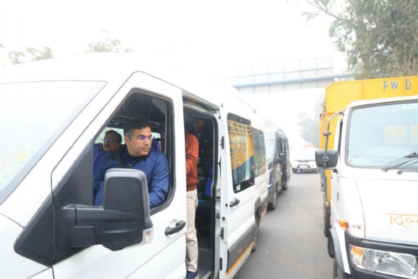 پی ڈبلیو ڈی کے وزیر نے سڑک کے جاری کاموں کا جائزہ لیا