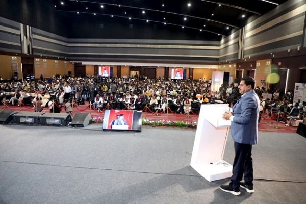 وزیر اعلیٰ ڈاکٹر موہن یادو نے اندور میں ینگ انٹرپرینیور فورم سمٹ-2025 سے کیا خطاب