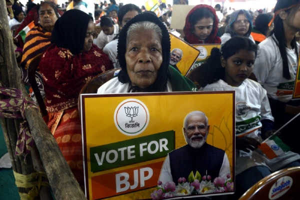 ندیہ میں دھند نے پی ایم مودی کے پروگرام میں خلل ڈالا، کولکاتا سے جاری کیا گیا ورچوئل پیغام