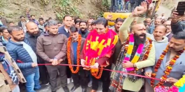 ایم ایل اے شکتی راج پریہار نے عسّر دھنسل سڑک کا افتتاح کیا