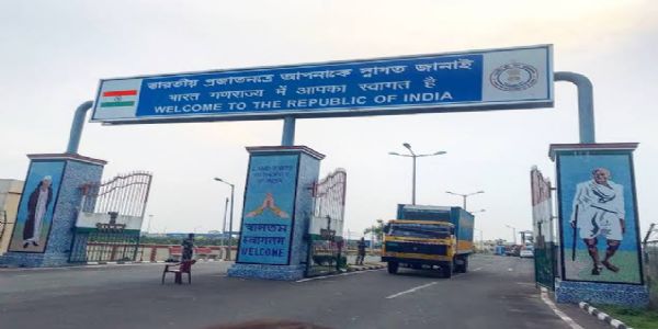 بھارتی ٹرک ڈرائیوروں کی حفاظت کا جائزہ لینے کے لیے بیناپول میں میٹنگ ، بنگلہ دیش انتظامیہ نے انکی جانوں کے خطرے کی تردید کی