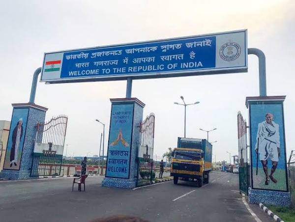 بھارتی ٹرک ڈرائیوروں کی حفاظت کا جائزہ لینے کے لیے بیناپول میں میٹنگ ، بنگلہ دیش انتظامیہ نے انکی جانوں کے خطرے کی تردید کی