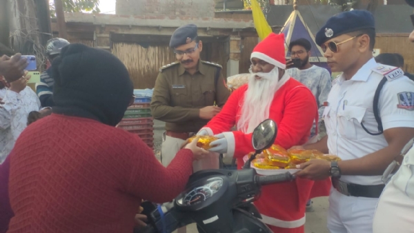 Traffic-police-Santa-Claus
