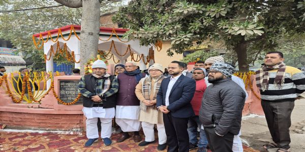 ضلع مجسٹریٹ نے مولانا مظہر الحق کو ان کے یوم پیدائش پر خراج عقیدت پیش کیا