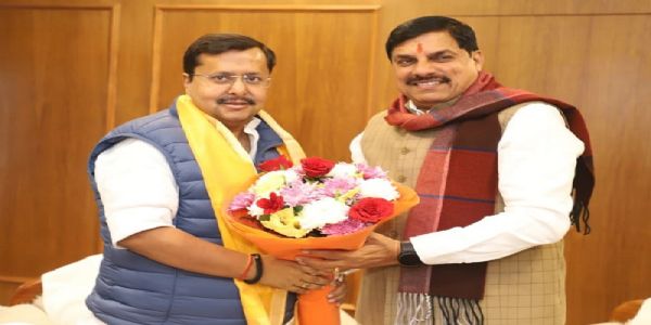 مدھیہ پردیش کے وزیر اعلیٰ ڈاکٹر یادو نے بی جے پی کے نئے مقرر کردہ ورکنگ صدر نتن نوین سے ملاقات کی